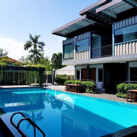 กลวง คอนเทนเนอร์ โฮเต็ล Hotel เกอลวง ภายนอก รูปภาพ