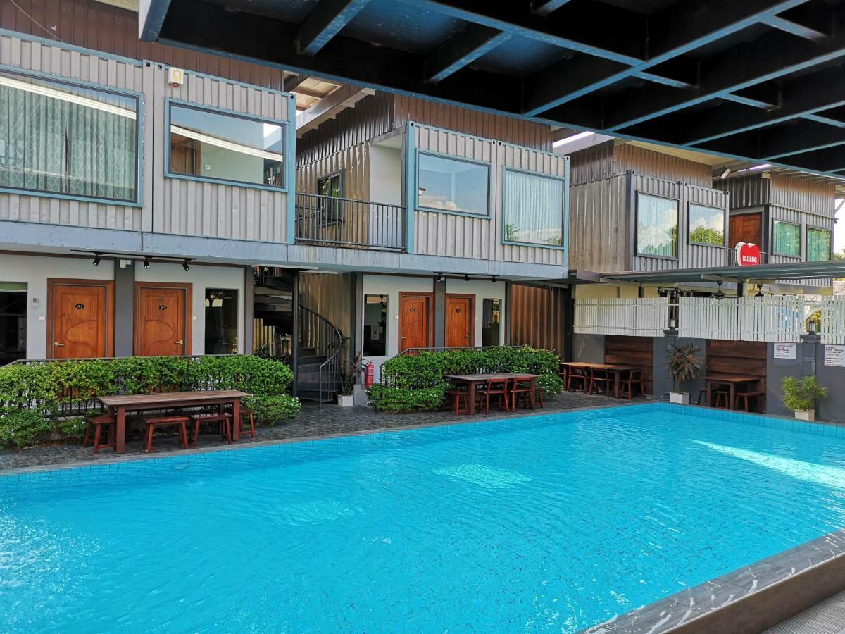 กลวง คอนเทนเนอร์ โฮเต็ล Hotel เกอลวง ภายนอก รูปภาพ